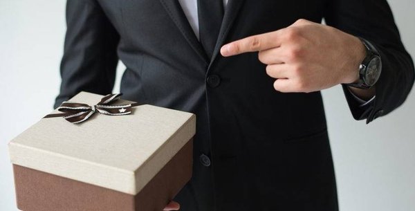 Quel est le bon moment pour offrir un cadeau homme luxe ?