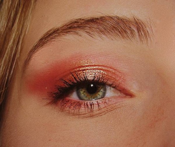 Sublimez votre beauté avec ces produits et astuces pour le teint, les yeux et les lèvres